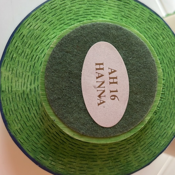 Willow Hall- Victorian boot pill box - Picture 6 of 6